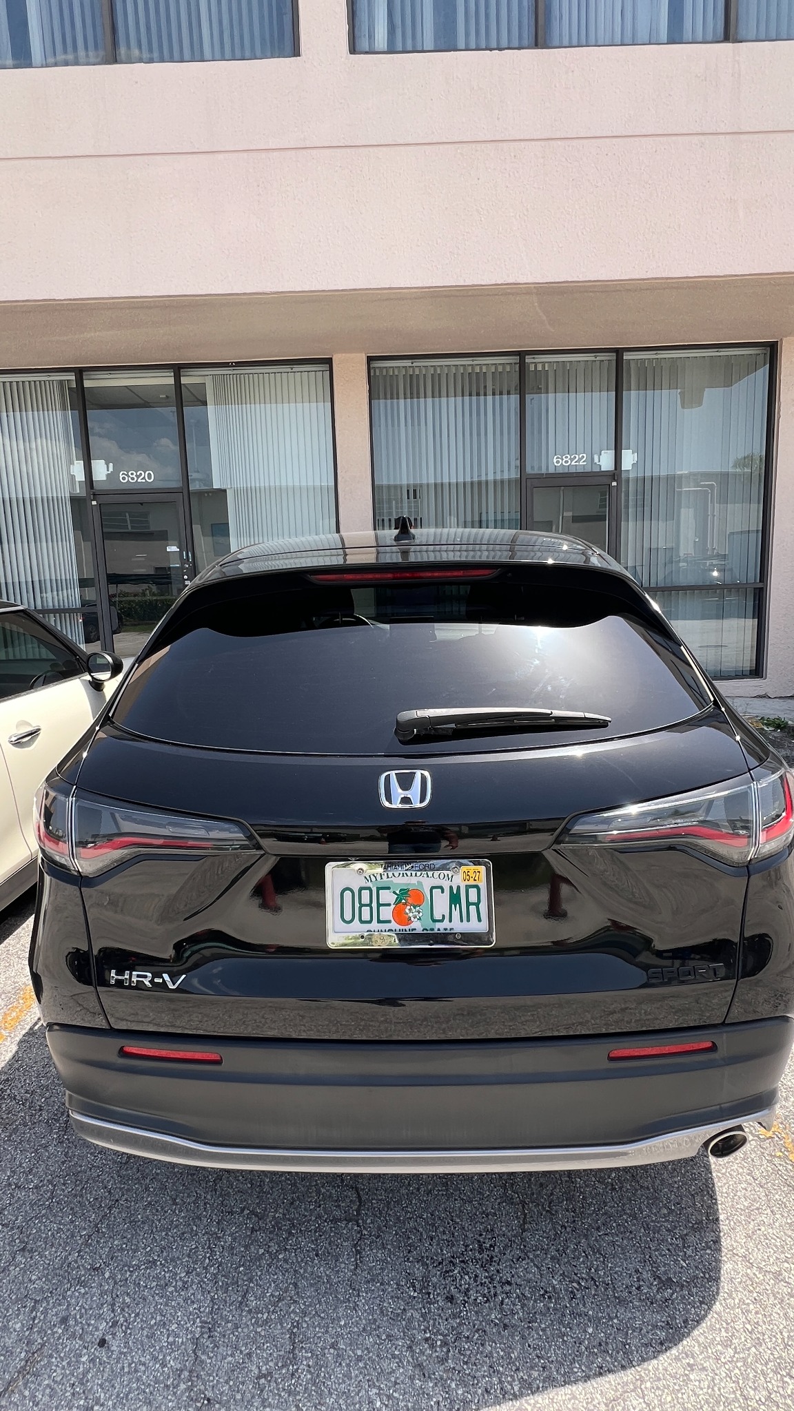 Vista trasera de un Honda HR-V